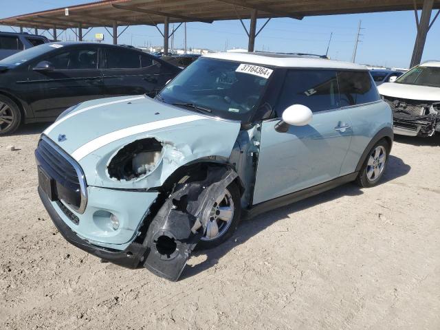 WMWXP5C50J2G63184 - 2018 MINI COOPER BLUE photo 1