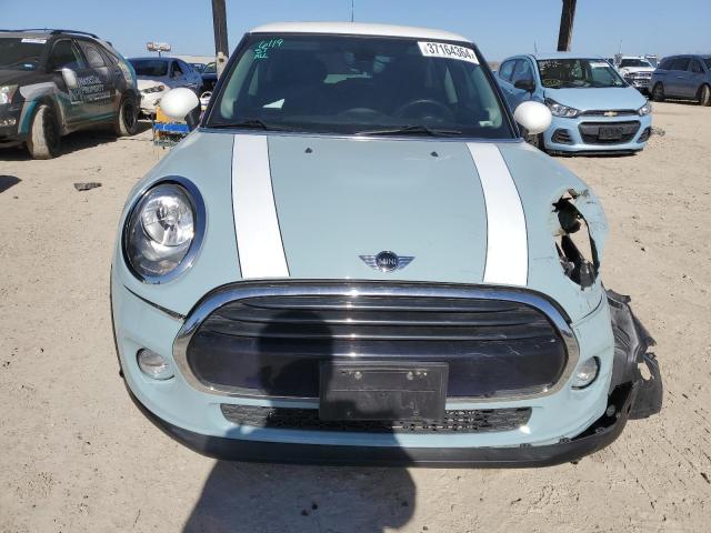 WMWXP5C50J2G63184 - 2018 MINI COOPER BLUE photo 5