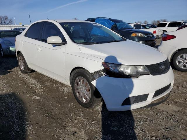 KNAFT4A22A5060033 - 2010 KIA FORTE LX WHITE photo 4