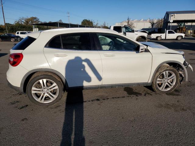 WDCTG4EB5HJ284932 - 2017 MERCEDES-BENZ GLA 250 WHITE photo 3