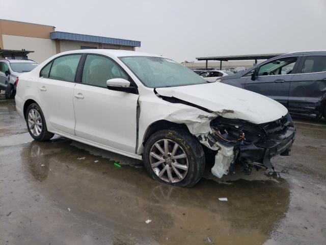 3VWDZ7AJ5BM315672 - 2011 VOLKSWAGEN JETTA SE WHITE photo 4