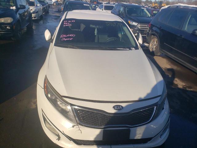 KNAGM4A75F5643569 - 2015 KIA OPTIMA LX WHITE photo 5