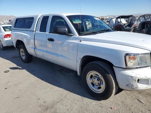 1D3HE22K98S579446 - 2008 DODGE DAKOTA ST WHITE photo 4