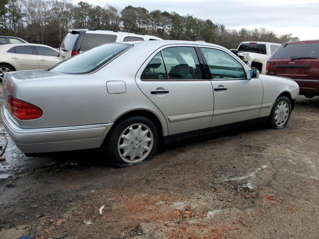 WDBJF65F9WA614386 - 1998 MERCEDES-BENZ E 320 SILVER photo 3