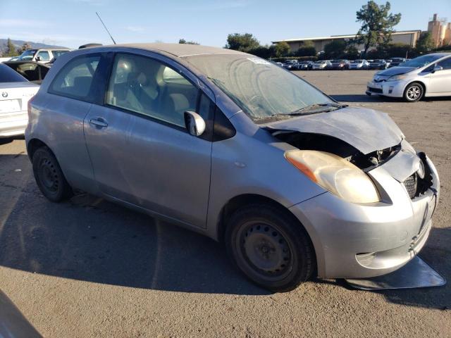 JTDJT923885178146 - 2008 TOYOTA YARIS SILVER photo 4