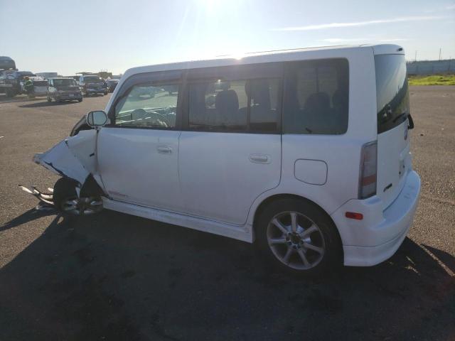 JTLKT334064067770 - 2006 TOYOTA SCION XB WHITE photo 2