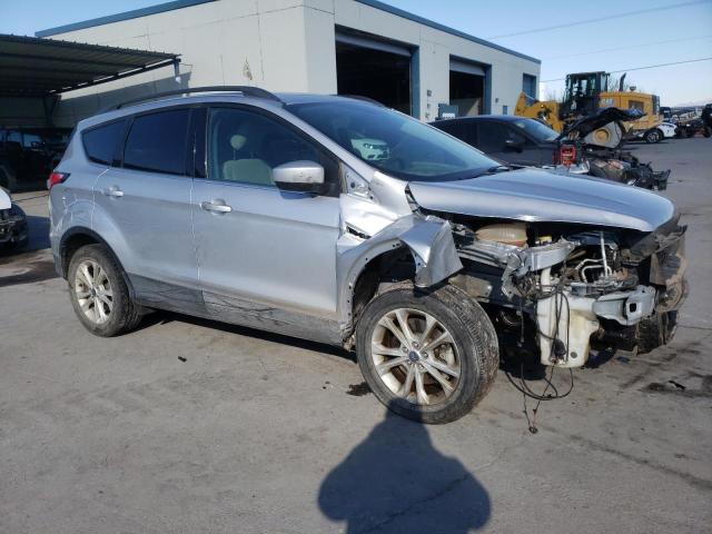 1FMCU0G91JUC64940 - 2018 FORD ESCAPE SE SILVER photo 4