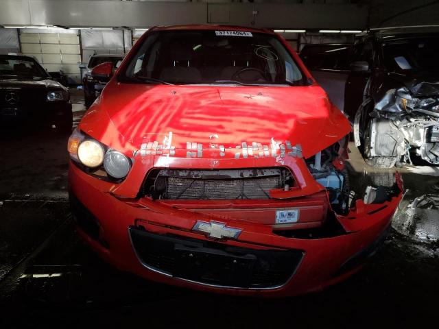 1G1JB6SHXD4179840 - 2013 CHEVROLET SONIC LS RED photo 5