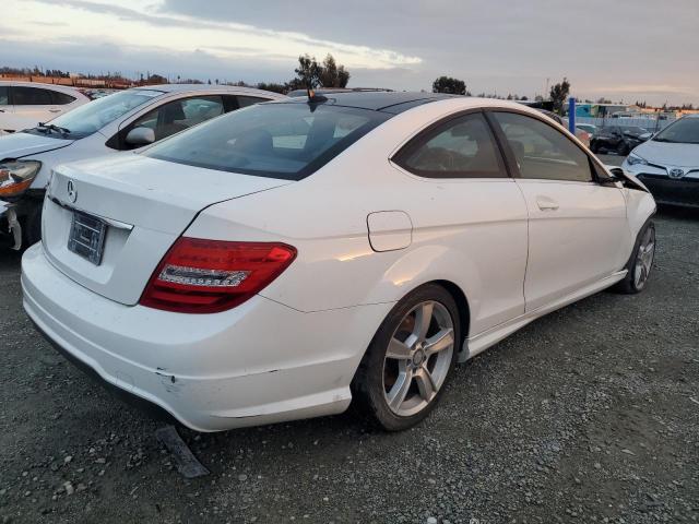 WDDGJ4HB1FG418307 - 2015 MERCEDES-BENZ C 250 WHITE photo 3