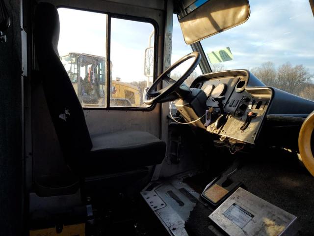 4UZAANBW86CX53987 - 2006 FREIGHTLINER CHASSIS M LINE WALK-IN VAN WHITE photo 7