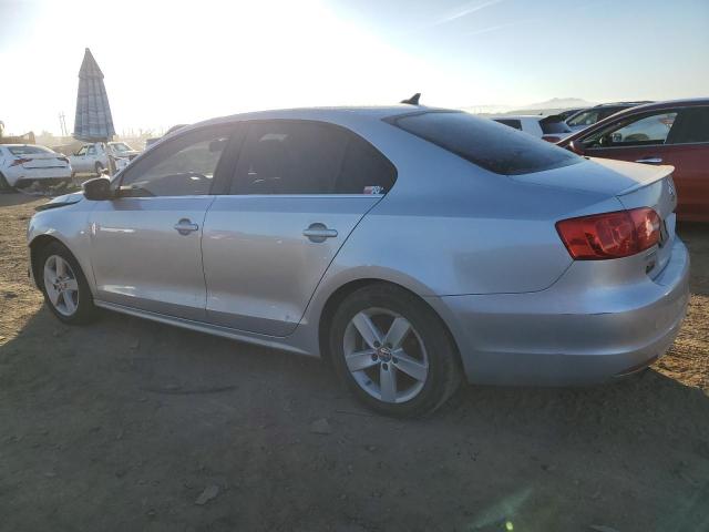 3VWLL7AJ0EM366840 - 2014 VOLKSWAGEN JETTA TDI SILVER photo 2