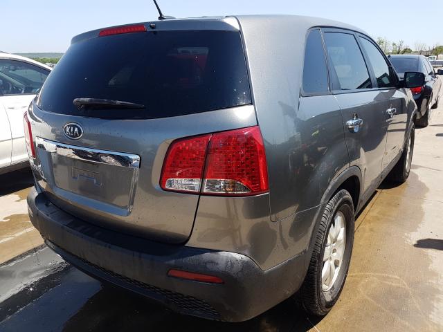 5XYKT3A16BG137448 - 2011 KIA SORENTO BASE  photo 4