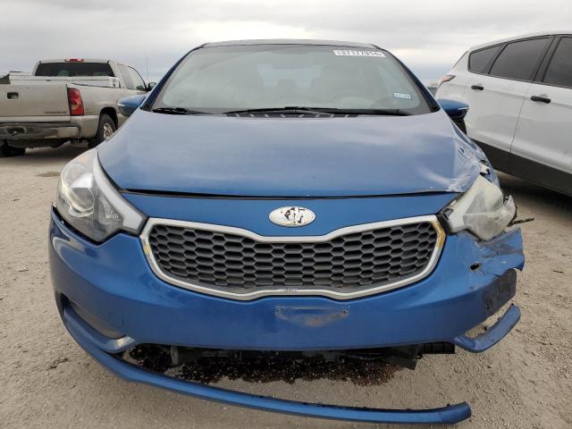 KNAFX4A60E5087793 - 2014 KIA FORTE LX BLUE photo 5