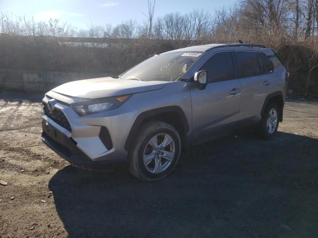 JTMMWRFV6KD018702 - 2019 TOYOTA RAV4 LE SILVER photo 1