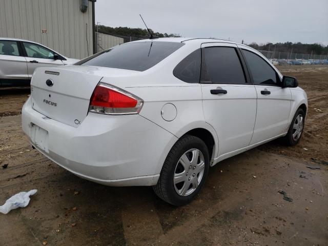 1FAHP34N88W116745 - 2008 FORD FOCUS S/SE WHITE photo 3