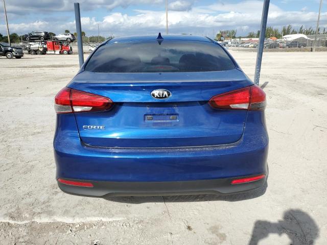 3KPFK4A7XHE133441 - 2017 KIA FORTE LX BLUE photo 6