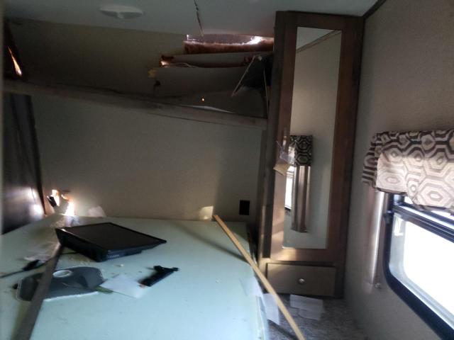 4YDT33B24J1532090 - 2018 KEYSTONE SPRINTER WHITE photo 5