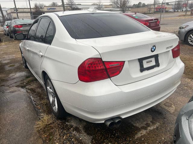 WBAPH73539E127586 - 2009 BMW 328 I WHITE photo 3