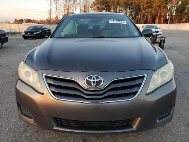 4T1BF3EK7BU134644 - 2011 TOYOTA CAMRY BASE CHARCOAL photo 5