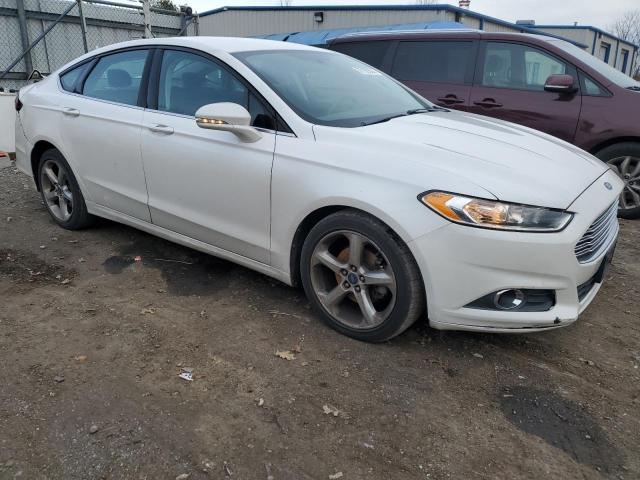 1FA6P0H73E5405437 - 2014 FORD FUSION SE WHITE photo 4