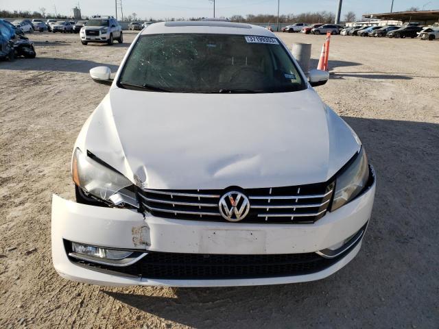 1VWCP7A38DC144617 - 2013 VOLKSWAGEN PASSAT SEL WHITE photo 5