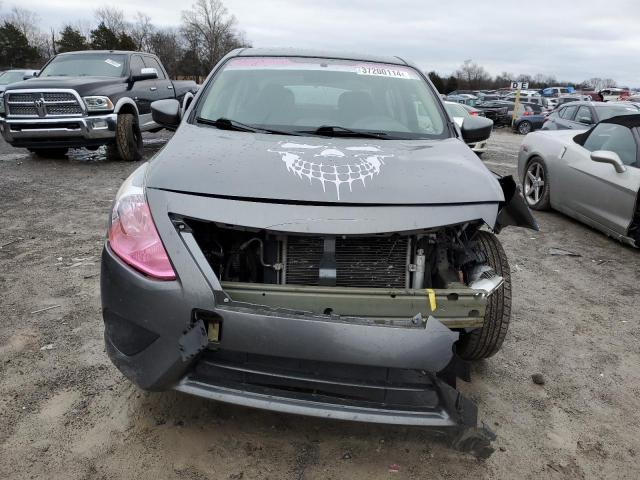 3N1CN7AP4KL828144 - 2019 NISSAN VERSA S GRAY photo 5