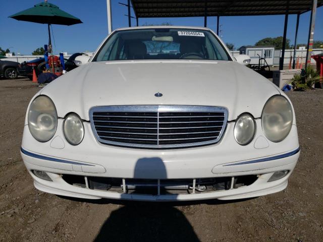 WDBUF70J16A834572 - 2006 MERCEDES-BENZ E 500 WHITE photo 5