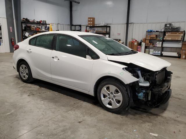 3KPFK4A71JE202300 - 2018 KIA FORTE LX WHITE photo 4