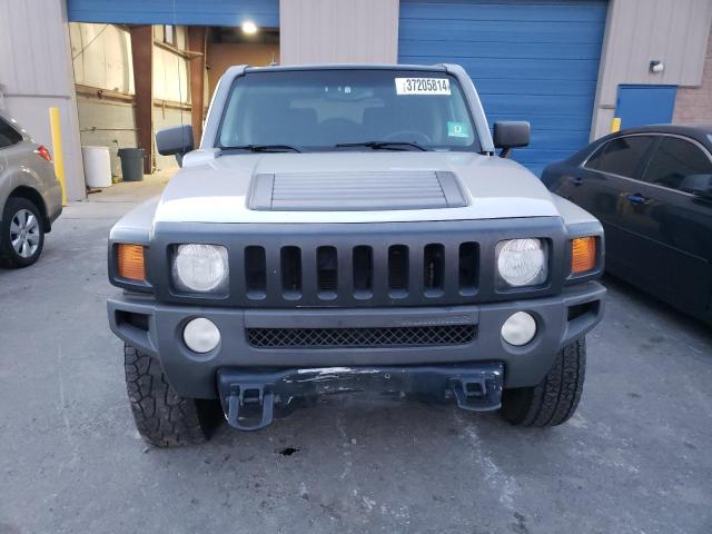 5GTEN13E698112958 - 2009 HUMMER H3 GOLD photo 5