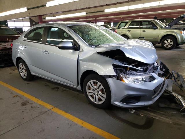 1G1JB5SHXH4139225 - 2017 CHEVROLET SONIC LS ნაცრისფერი ფოტო 4