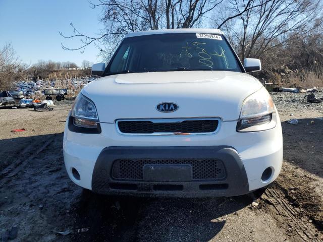 KNDJT2A23A7177268 - 2010 KIA SOUL + WHITE photo 5