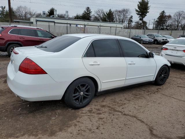 1HGCM56416A097335 - 2006 HONDA ACCORD LX WHITE photo 3