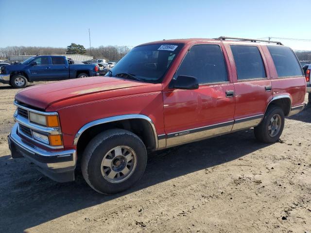 1GNEC13RXTJ420528 - 1996 CHEVROLET TAHOE C1500 RED photo 1