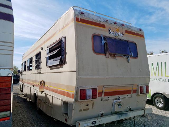 1GBKP37W9K3314221 - 1989 FLEETWOOD BOUNDER BEIGE photo 3