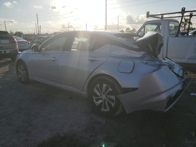 1N4BL4BV0LC207237 - 2020 NISSAN ALTIMA S SILVER photo 2