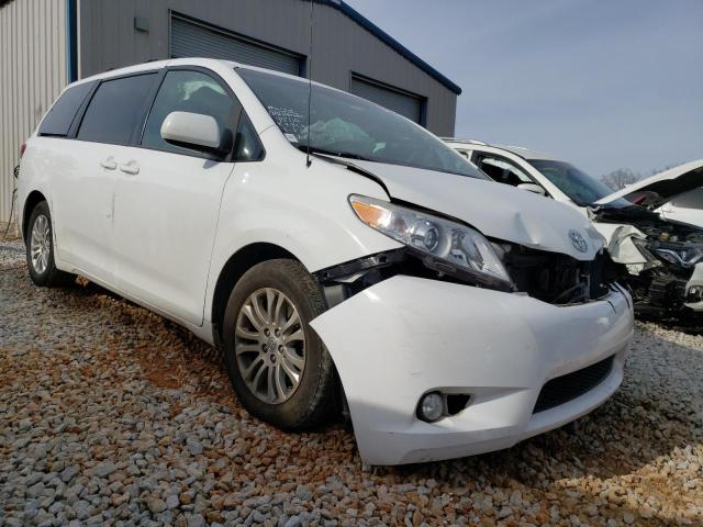 5TDYK3DC2DS314500 - 2013 TOYOTA SIENNA XLE WHITE photo 4