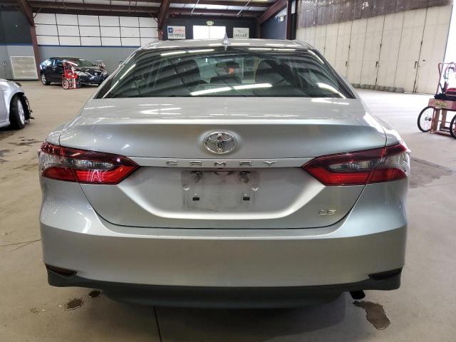 4T1C11AK3MU539870 - 2021 TOYOTA CAMRY LE SILVER photo 6