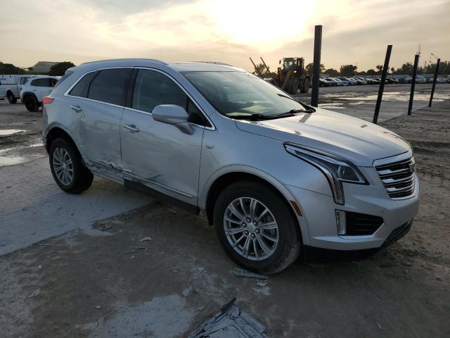 1GYKNBRS2HZ213902 - 2017 CADILLAC XT5 LUXURY SILVER photo 4