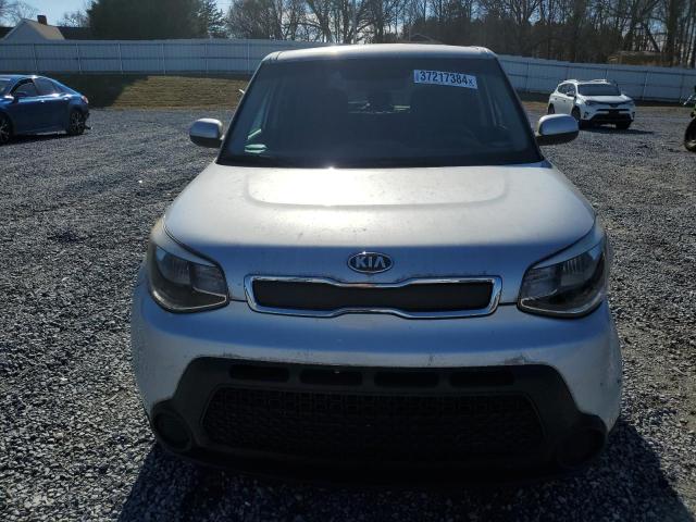 KNDJN2A22F7817178 - 2015 KIA SOUL SILVER photo 5