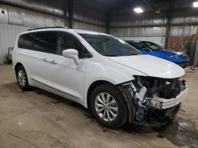 2C4RC1BGXHR720230 - 2017 CHRYSLER PACIFICA TOURING L WHITE photo 4