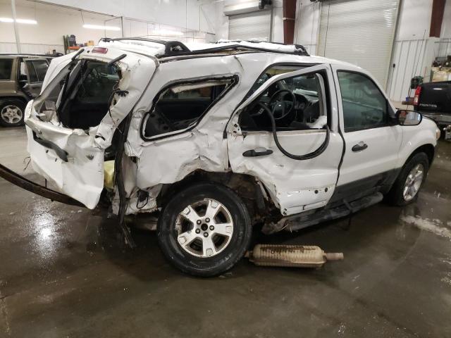 1FMCU03106KD24709 - 2006 FORD ESCAPE XLT WHITE photo 3