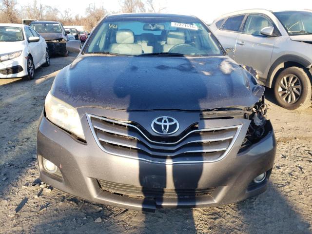 4T1BF3EKXAU041938 - 2010 TOYOTA CAMRY BASE GRAY photo 5