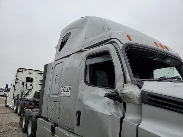 3AKJHHDRXLSLX7343 - 2020 FREIGHTLINER CASCADIA 1 SILVER photo 9