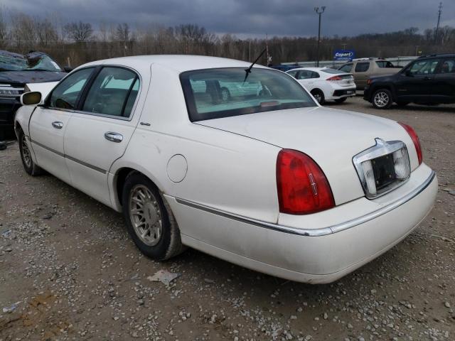 1LNHM82W2XY604745 - 1999 LINCOLN TOWN CAR SIGNATURE WHITE photo 2