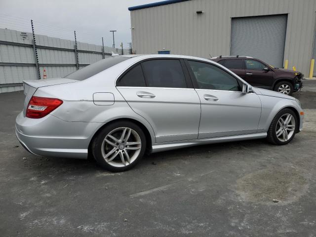 WDDGF4HB6DA869542 - 2013 MERCEDES-BENZ C 250 SILVER photo 3