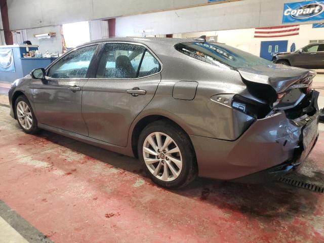 4T1C11AK7MU443594 - 2021 TOYOTA CAMRY LE GRAY photo 2