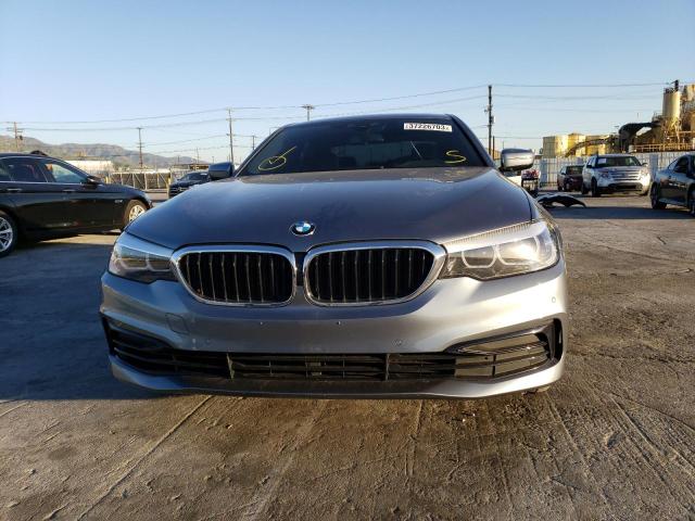 WBAJA9C51KB399096 - 2019 BMW 530E GRAY photo 5