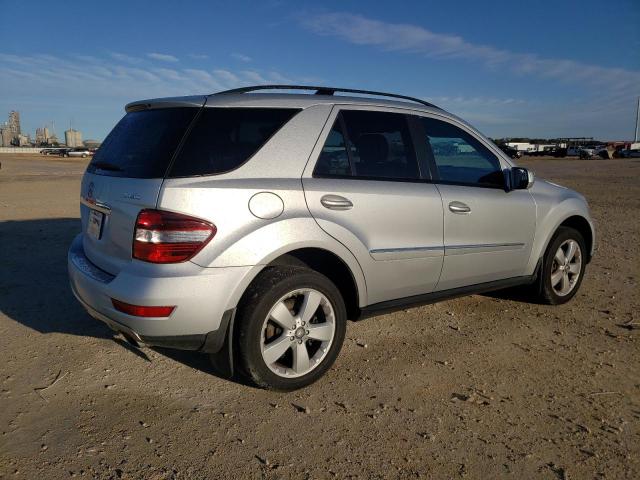 4JGBB86E59A523103 - 2009 MERCEDES-BENZ ML 350 SILVER photo 3