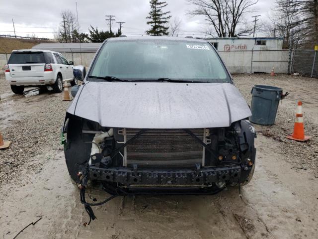 2C4RC1CG8DR692825 - 2013 CHRYSLER TOWN & COU TOURING L SILVER photo 5