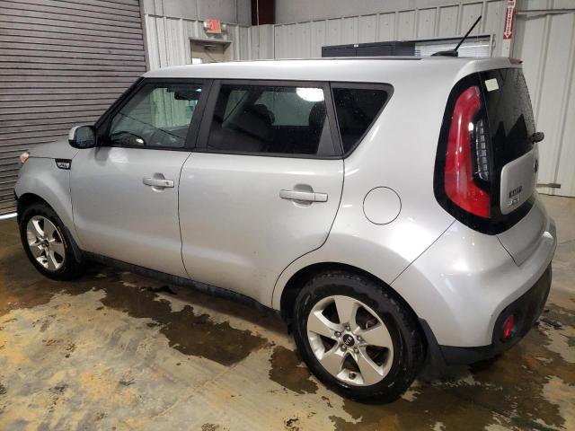 KNDJN2A29J7552686 - 2018 KIA SOUL SILVER photo 2